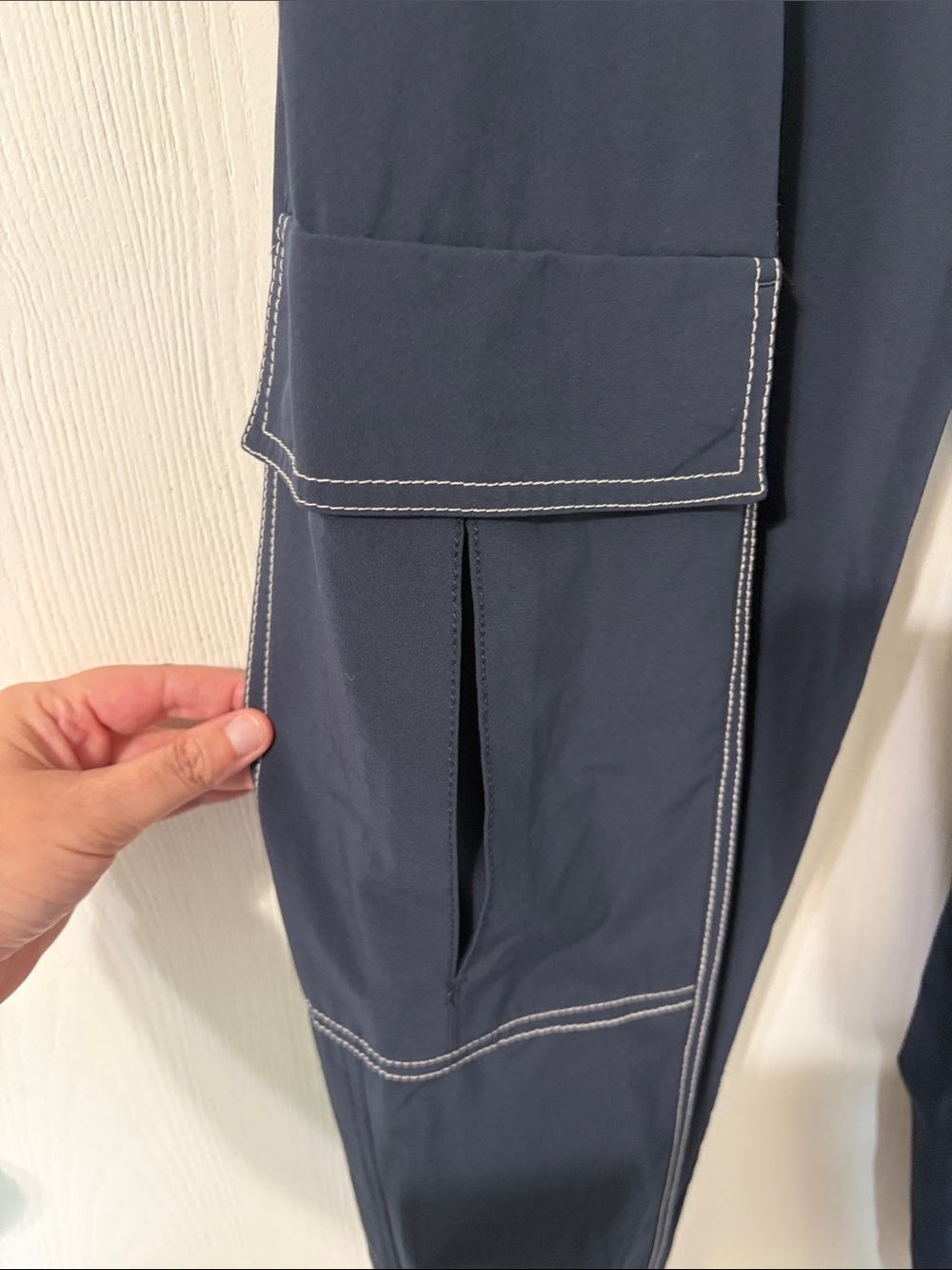 NWOT Athleta Chelsea Utility Joggers Navy Women’s Contrast Stitching Size 0 - Picture 5 of 11